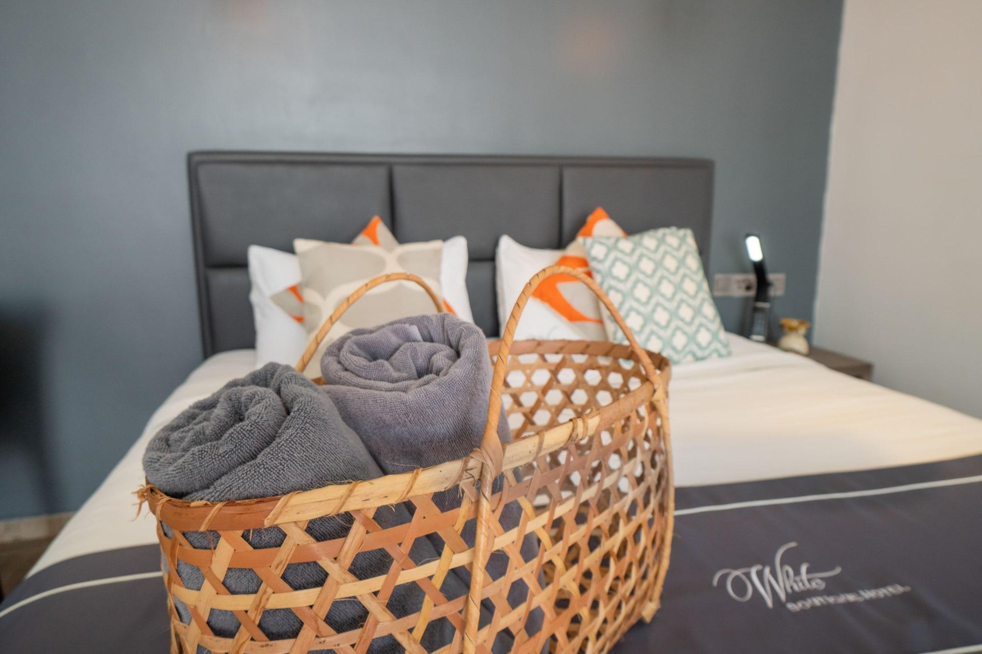 White Boutique Hotel&Residences Sihanoukville Exterior foto