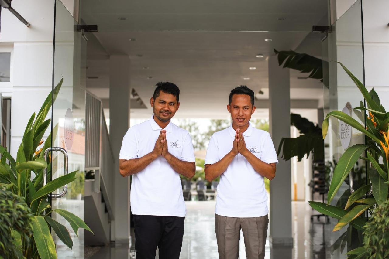 White Boutique Hotel&Residences Sihanoukville Exterior foto
